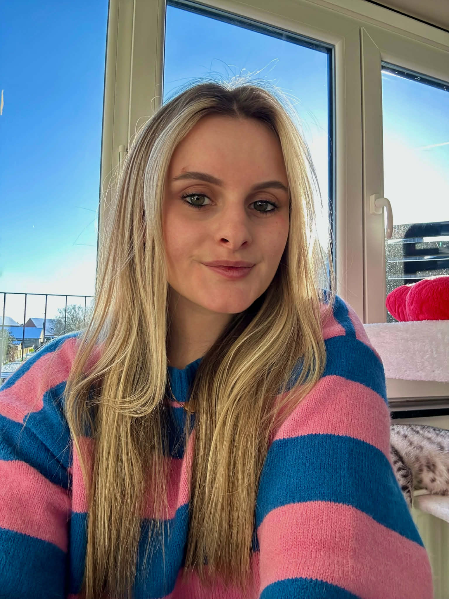Kelly Raymaekers
Socials
Kelly zorgt ervoor dat Bista zichtbaar is op de grootste sociale platformen.
Ze beheert onze Instagram en maakt de reportages van evenementen.
Zorgt voor mooie sfeerbeelden en zorgt er natuurlijk ook voor dat onze leden de nodige informatie krijgen van de aankomende evenementen.